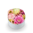 Box růžových květin zavřený